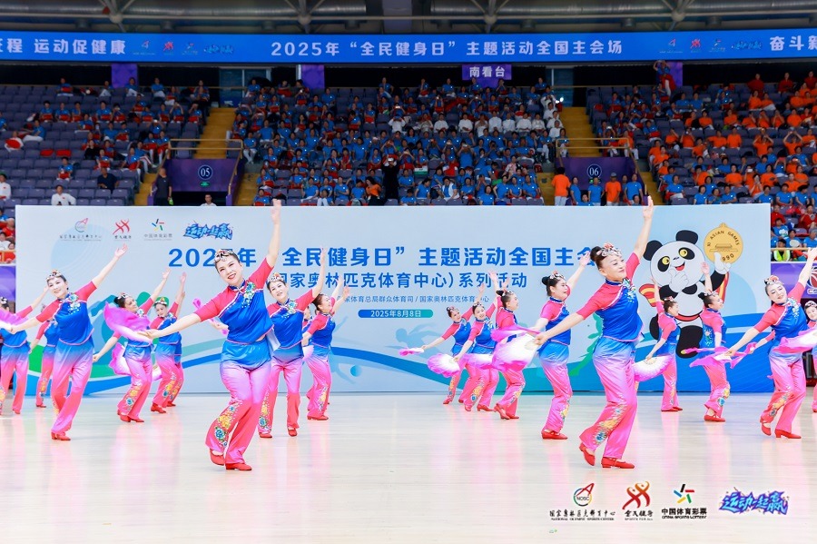 球迷举横幅感谢队长